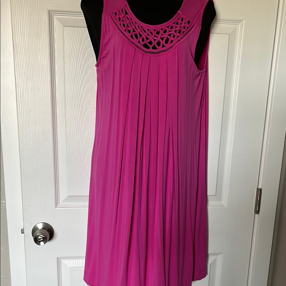 Soma Chic Sleeveless Magenta Dress with Neckline Cutout